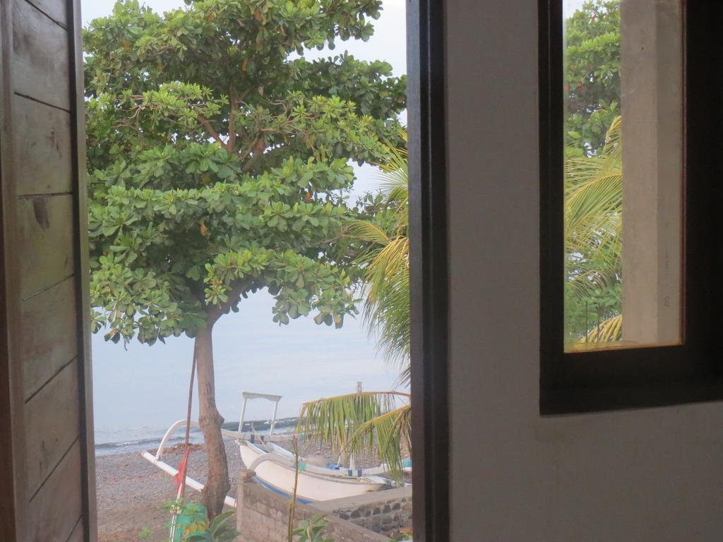 Amed Sari Beach Guesthouse Exteriér fotografie