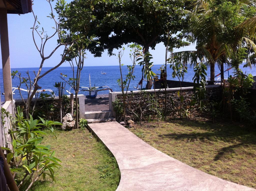 Amed Sari Beach Guesthouse Exteriér fotografie