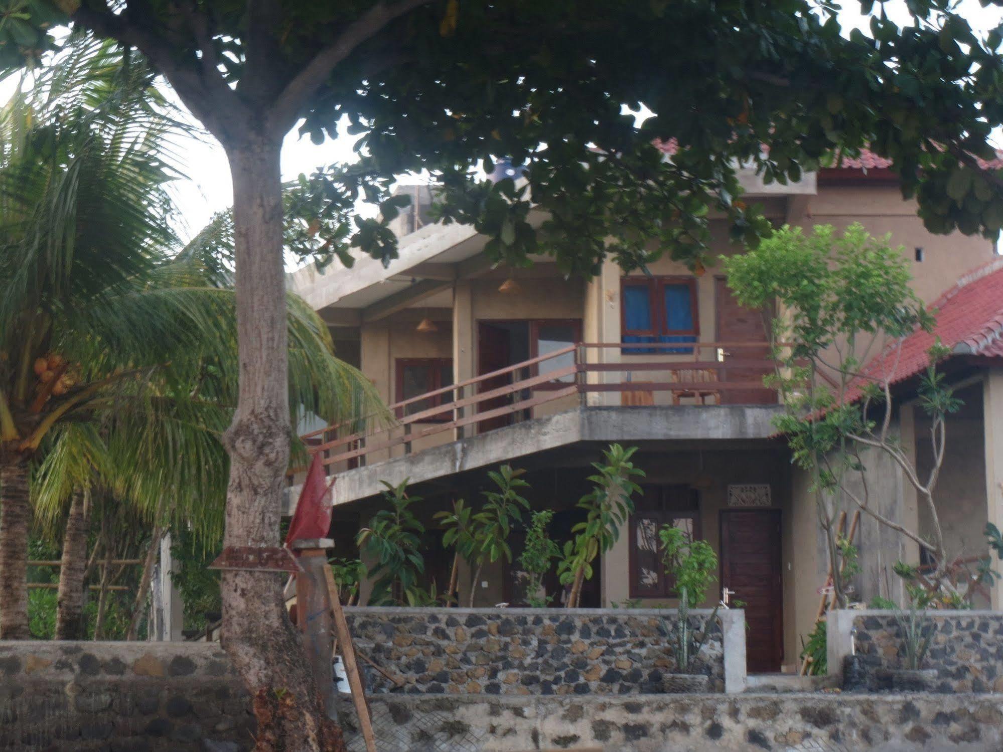 Amed Sari Beach Guesthouse Exteriér fotografie