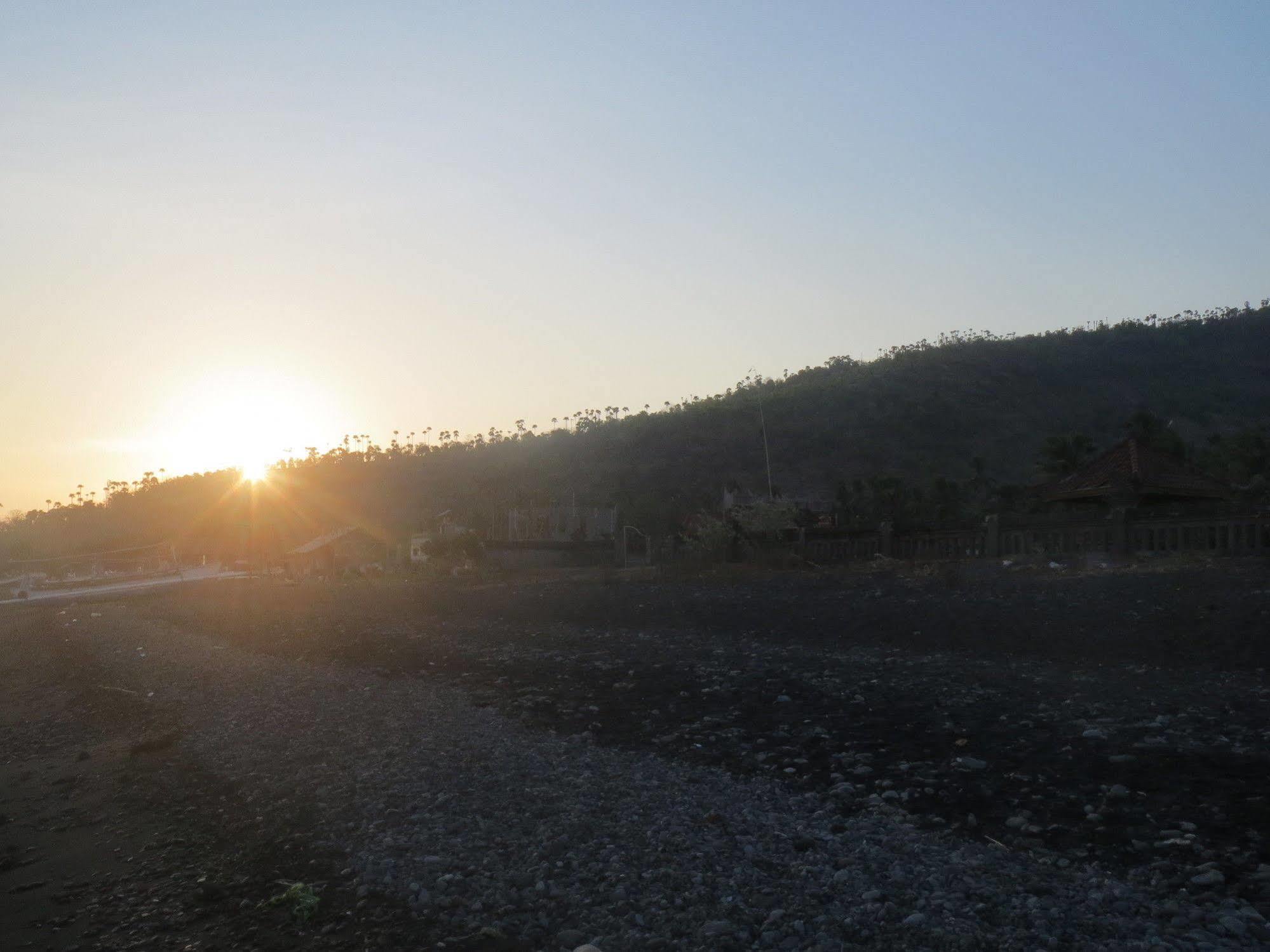 Amed Sari Beach Guesthouse Exteriér fotografie